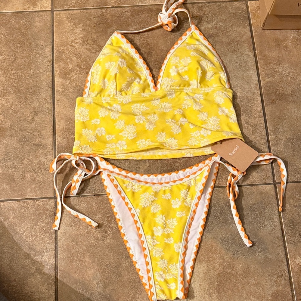 Sunny Floral Tankini Bikini Set - Picture 3 of 5